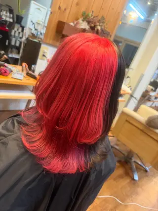 ミディアム サイトウ ユリアのヘアスタイル