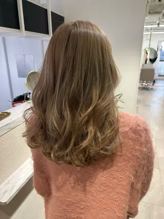ミディアム SAEKI【ior 】北千住店ブリーチのヘアスタイル