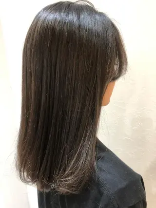 セミロング カラー サワタ ミサのヘアスタイル
