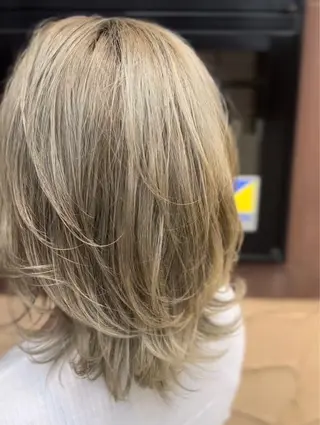 ミディアム 廣瀬 莉奈のヘアスタイル