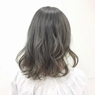 ミディアム カラー 大平 美沙のヘアスタイル