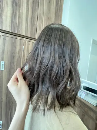 セミロング カラー ナカタケ ユウのヘアスタイル
