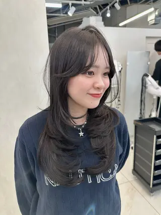 ロング カラー 韓国風レイヤーカラー ライムのヘアスタイル