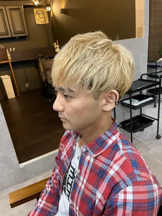 ショート カラー メンズ 勝毛 広貴のヘアスタイル