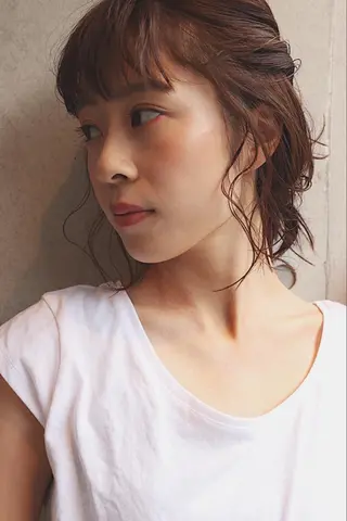 セミロング ヘアアレンジ 東 みのりのヘアスタイル