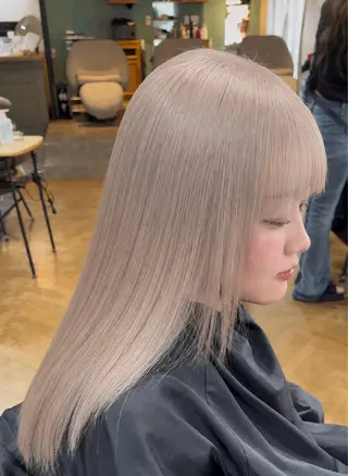 ミディアム カラー ハイトーン💗ピンク 🛼カラフル🍀のヘアスタイル