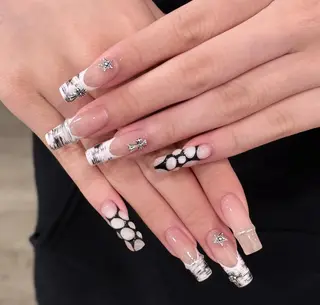 ネイル Pure&Rich Nailのネイルデザイン