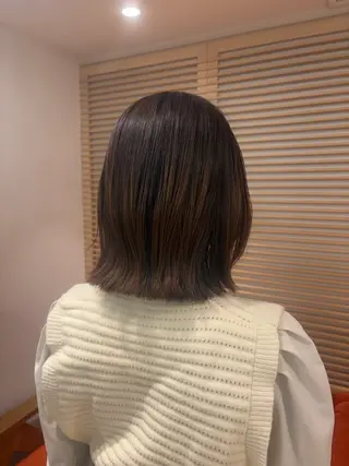 ミディアム カラー 透明感🌿縮毛矯正 🫧真生のヘアスタイル