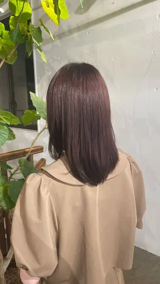 セミロング カラー くま‪‪🤍透明感 🎀ナチュラルカラーのヘアスタイル