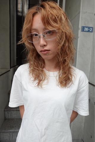 ミディアム レイヤーカット\パー マ　chinatsuのヘアスタイル