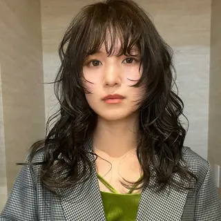 セミロング カラー レイヤー/ブリーチ/ 渋谷/ルル🌿のヘアスタイル
