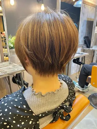 ショート カラー 40代以降の 縮毛矯正専門家のヘアスタイル
