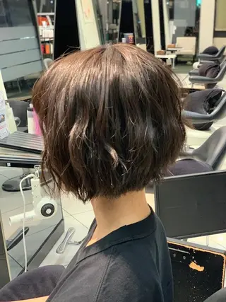 カラー 澤下 愛香のヘアスタイル