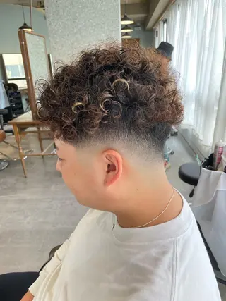 ショート カラー パーマ メンズ ∮フェードスタイル∮ 加藤嘉陛のヘアスタイル