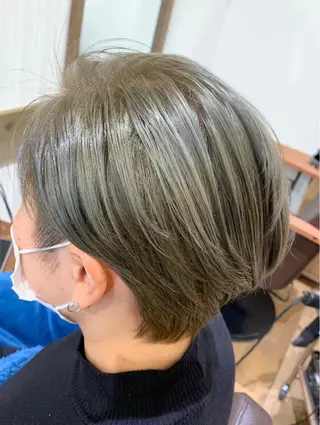 ショート カラー THE PARK キシオカのヘアスタイル