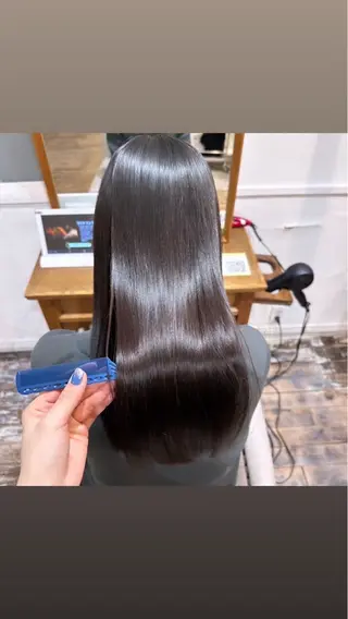 ロング パーマ 橘　愛佳/暖色系 レイヤーカットのヘアスタイル