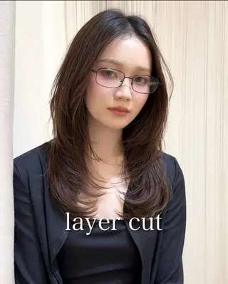 セミロング 内海 渚のヘアスタイル