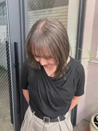 ミディアム カラー HIBIKI / 透明感カラーのヘアスタイル