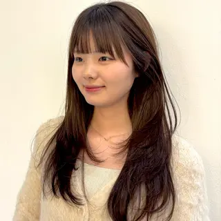 ロング 津上 恵美のヘアスタイル