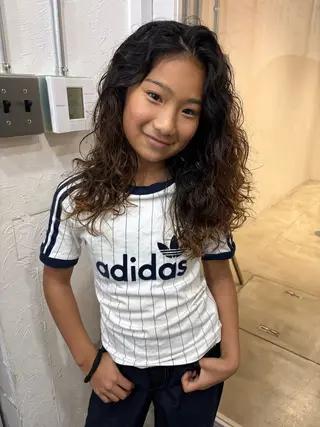 セミロング パーマ 大西 柚羽のヘアスタイル