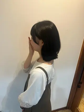 ミディアム カラー 金岡 碧のヘアスタイル