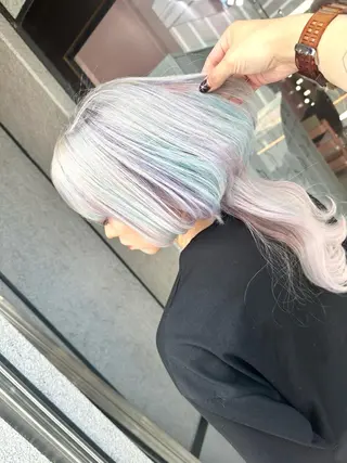 セミロング カラー ブリーチ特化🌈 MANATOのヘアスタイル