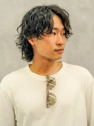 ミディアム パーマ メンズ 垢抜け・メンズパーマ 津山祐紀のヘアスタイル