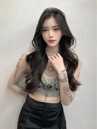 ロング 韓国ヘア レイヤーカットのヘアスタイル