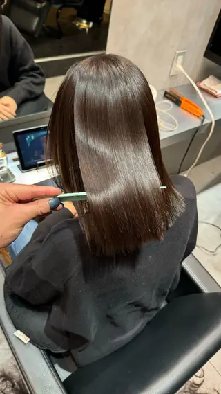 ミディアム 坂谷 BUCKS/縮毛矯正のヘアスタイル
