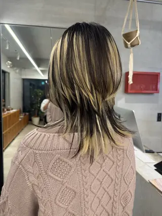 セミロング カラー サカモト ナオミのヘアスタイル