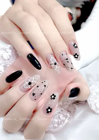 ネイル Luna ri..のネイルデザイン