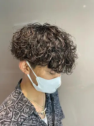 ショート パーマ ヘアアレンジ メンズパーマ 🌫デザインカラーのヘアスタイル