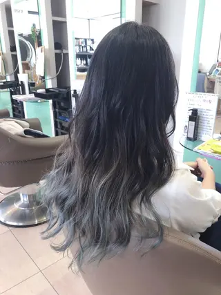 ロング 松田 みのりのヘアスタイル
