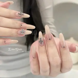 ネイル Luna Gladeのネイルデザイン