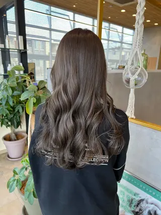 ロング 毛流れパーマ職人 岡田大樹のヘアスタイル