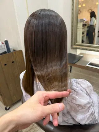 ミディアム 地毛風ストレート 早坂裕真のヘアスタイル