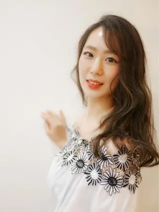 ロング Lucet byＮＹＮＹのヘアスタイル