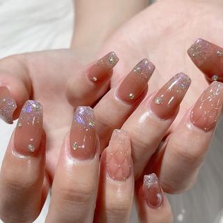 ネイル Queens テイのネイルデザイン