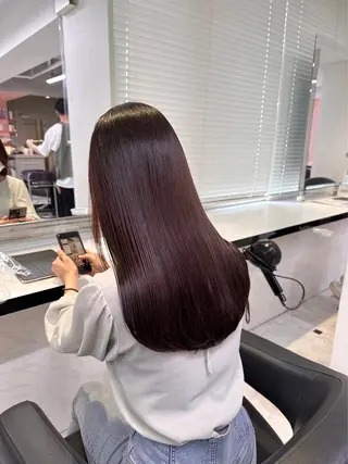 ロング カラー 韓国レイヤー透明感 艶カラー美髪縮毛矯正のヘアスタイル
