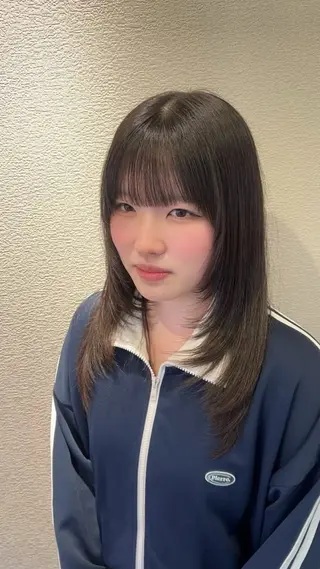 ロング 小野 眞白のヘアスタイル