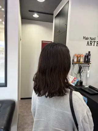 セミロング カラー 友滝 真菜美のヘアスタイル