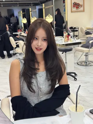 ロング hiyori🎀 トレンドレイヤーのヘアスタイル
