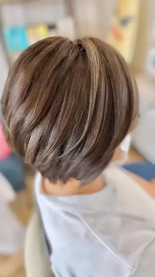 ショート カラー Atelier 大内のヘアスタイル
