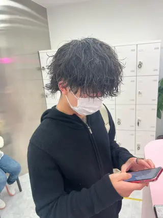 ショート カラー パーマ メンズ メンズパーマ特化 TAIGAのヘアスタイル