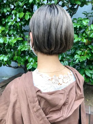 ショート カラー 長井 美佳のヘアスタイル