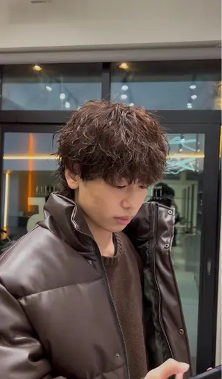 パーマ 新谷 柚樹のヘアスタイル
