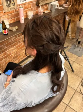 ロング ヘアアレンジ pupe まいのヘアスタイル