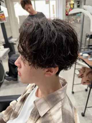 ショート パーマ メンズ ユウ🪄 パーマ指名No1のヘアスタイル