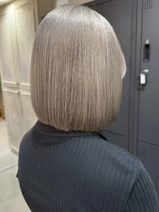 ショート カラー ili 梅田のヘアスタイル