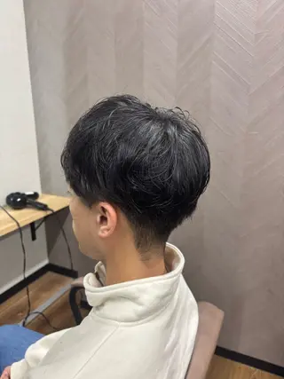 ショート パーマ メンズ 猪股 華乃のヘアスタイル